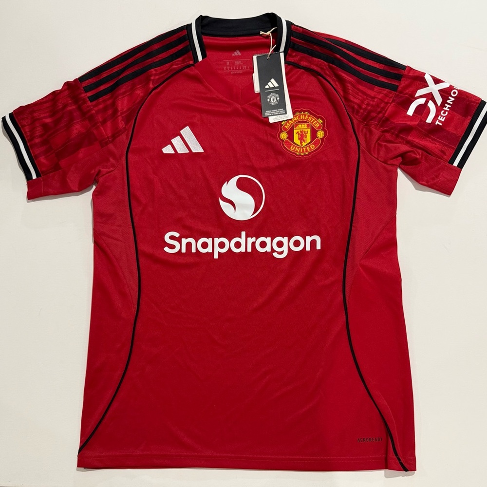 MANCHESTER UNITED 25/26 HOME JERSEY  SIZE. M.